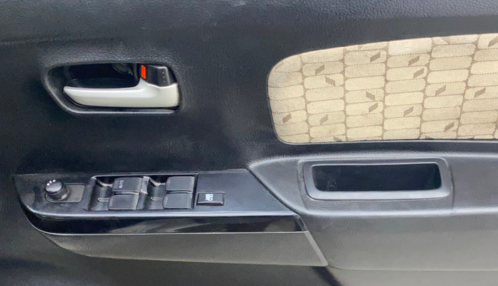 2018 Maruti Wagon R 1.0 VXI, Petrol, Manual, 91,526 km, Driver Side Door Panels Control