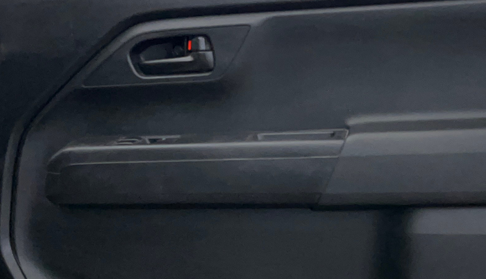 2019 Maruti New Wagon-R LXI CNG 1.0, CNG, Manual, 87,990 km, Driver Side Door Panels Control