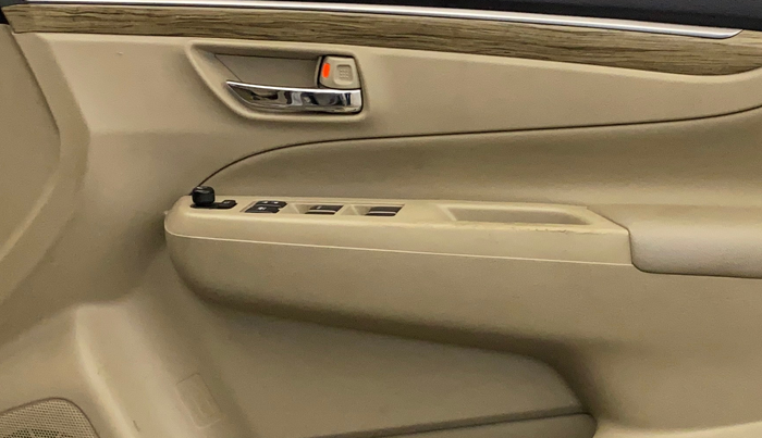 2018 Maruti Ciaz ALPHA  AT 1.5 SHVS PETROL, Petrol, Automatic, 62,754 km, Driver Side Door Panels Control