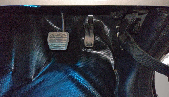 2024 Mahindra Thar Roxx MX5 Petrol AT 2WD , Petrol, Automatic, 31,514 km, Pedals