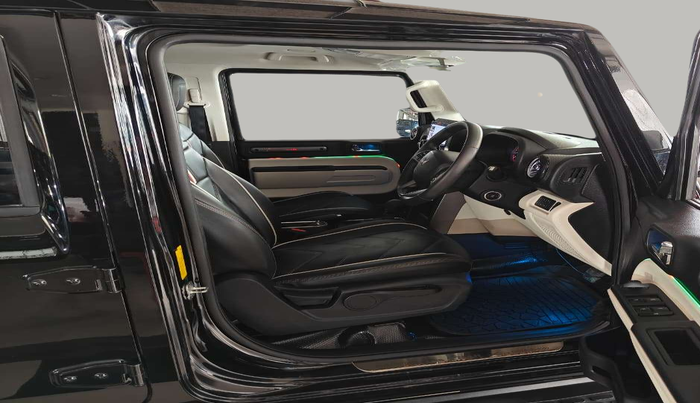 2024 Mahindra Thar Roxx MX5 Petrol AT 2WD , Petrol, Automatic, 31,514 km, Right Side Front Door Cabin