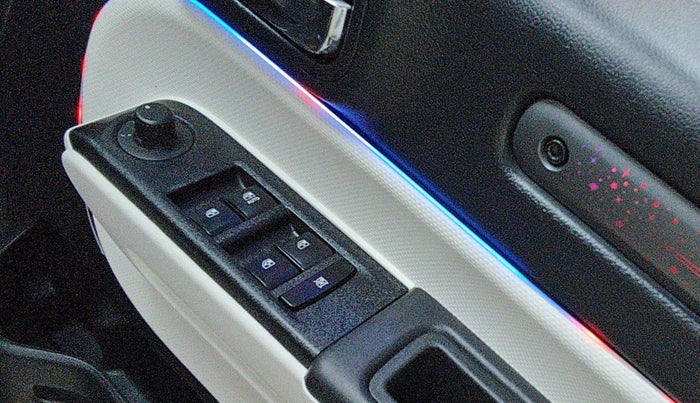 2024 Mahindra Thar Roxx MX5 Petrol AT 2WD , Petrol, Automatic, 31,514 km, Driver Side Door Panels Control