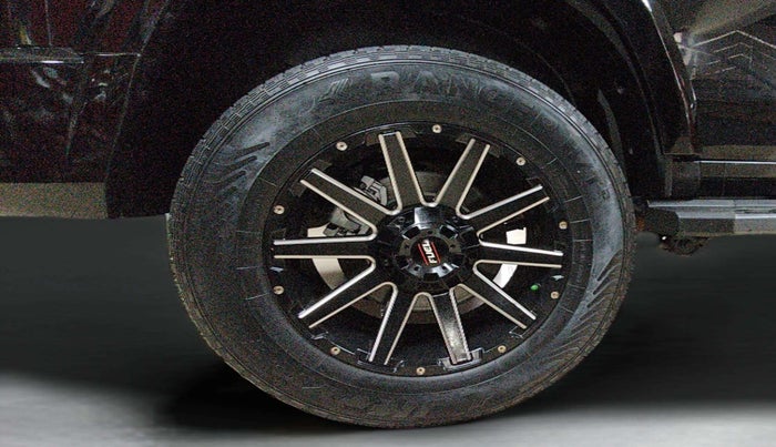 2024 Mahindra Thar Roxx MX5 Petrol AT 2WD , Petrol, Automatic, 31,514 km, Right Rear Wheel