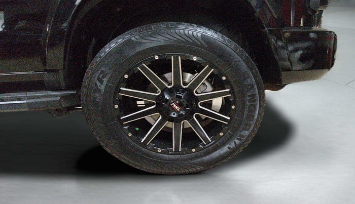 2024 Mahindra Thar Roxx MX5 Petrol AT 2WD , Petrol, Automatic, 31,514 km, Left Rear Wheel