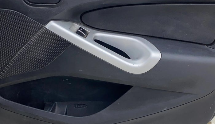 2014 Ford Figo ZXI 1.4 DIESEL, Diesel, Manual, 1,14,390 km, Driver Side Door Panels Control