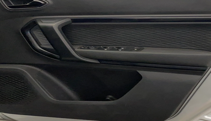 2023 Renault Kiger RXZ TURBO MT, Petrol, Manual, 23,507 km, Driver Side Door Panels Control