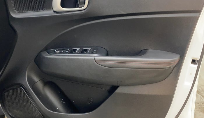 2020 Hyundai VENUE SX 1.0 TURBO IMT, Petrol, Manual, 71,988 km, Driver Side Door Panels Control