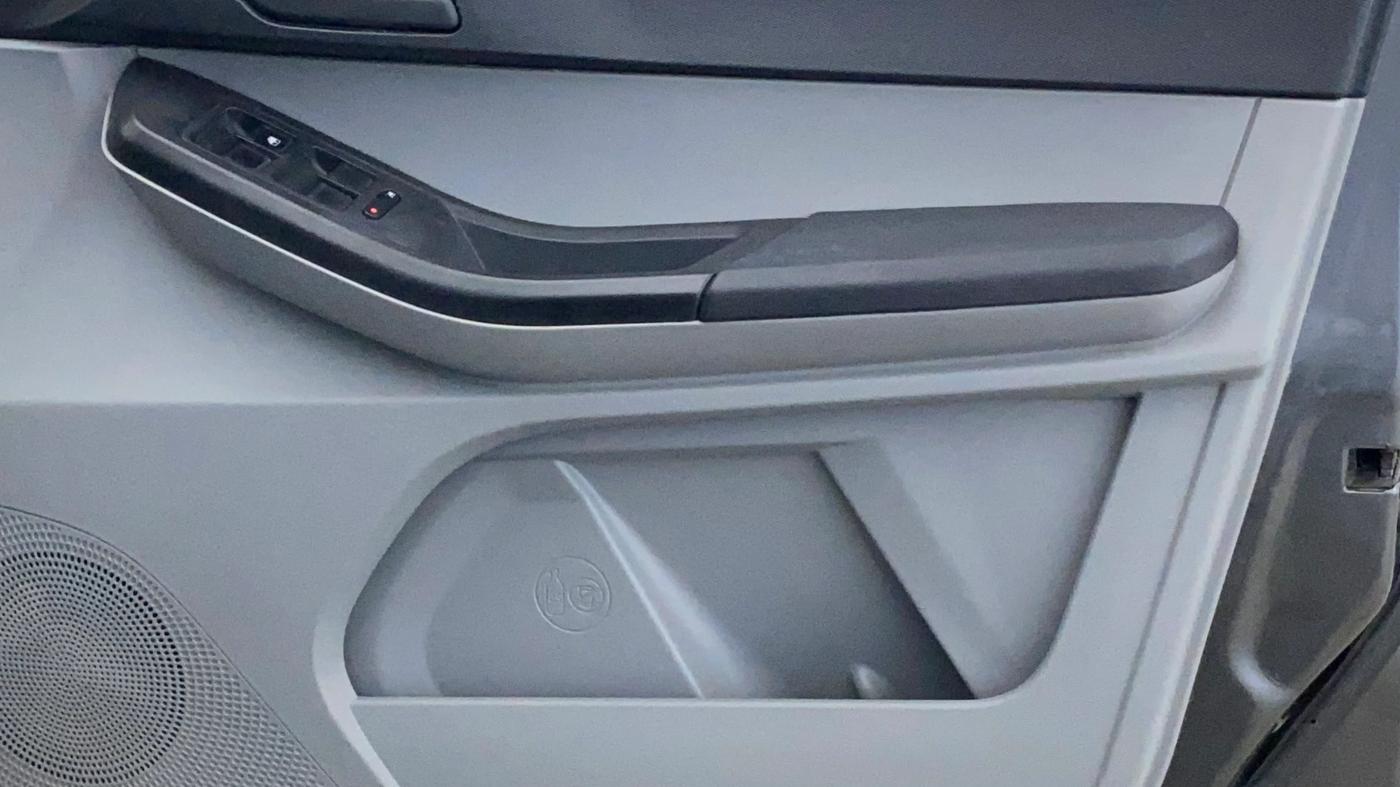 2021 Tata Tiago XT Limited Edition, CNG, Manual, 95,248 km, Driver Side Door Panels Control