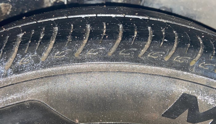 2015 Honda City 1.5L I-DTEC VX, Diesel, Manual, 1,36,317 km, Right Front Tyre Tread