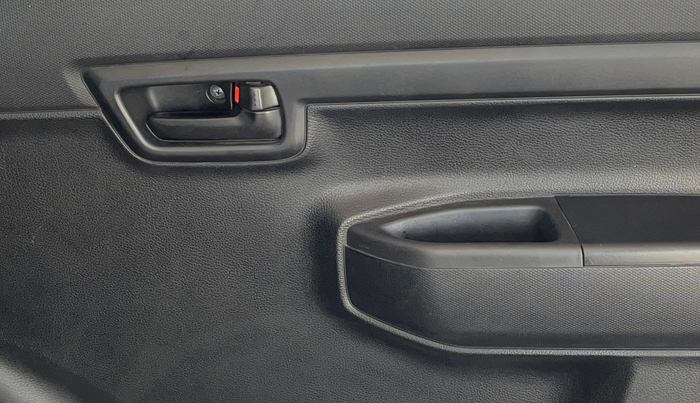 2019 Maruti S PRESSO VXI PLUS AMT, Petrol, Automatic, 31,031 km, Driver Side Door Panels Control