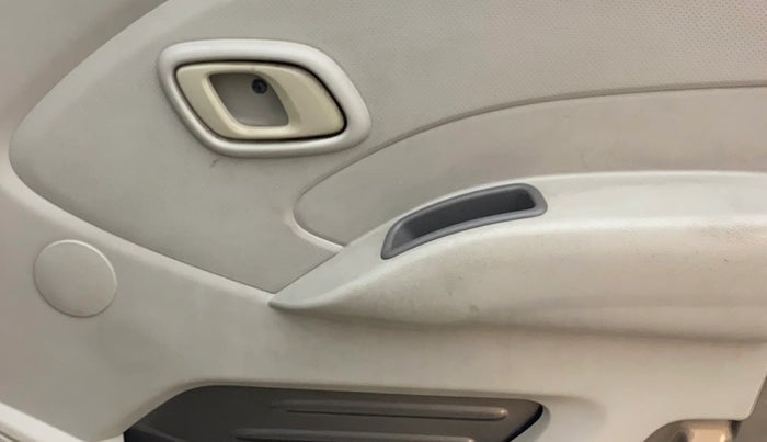 2016 Datsun Redi Go S, Petrol, Manual, 89,678 km, Driver Side Door Panels Control