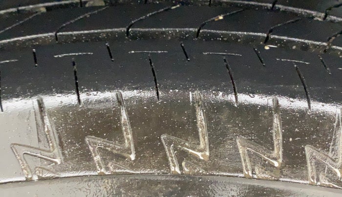 2018 Maruti Swift VXI AMT, Petrol, Automatic, 41,407 km, Left Rear Tyre Tread