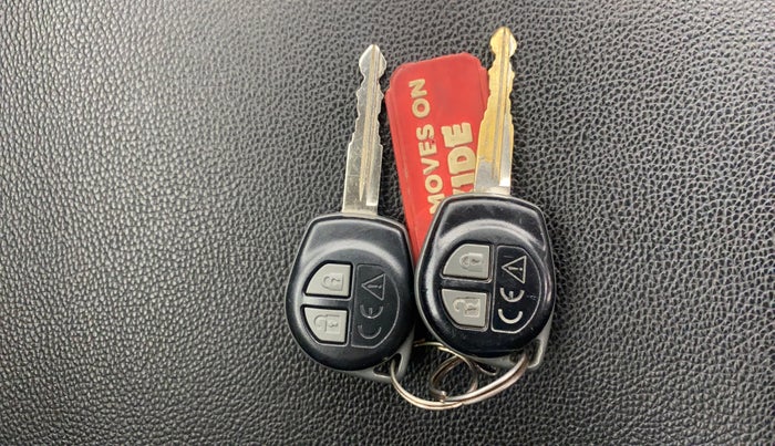 2018 Maruti Swift VXI AMT, Petrol, Automatic, 41,407 km, Key Close Up