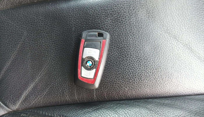 2015 BMW 3 Series 320D SPORTLINE, Diesel, Automatic, 53,825 km, Key Close Up