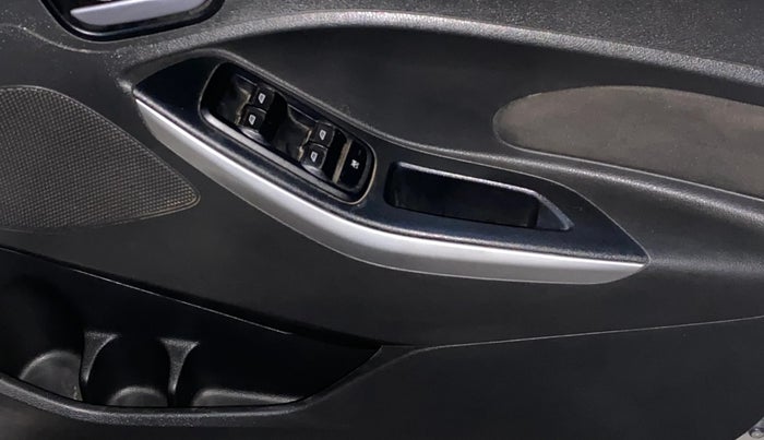 2018 Ford FREESTYLE TREND 1.2 PETROL, Petrol, Manual, 15,660 km, Driver Side Door Panels Control