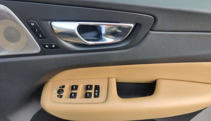 2018 Volvo XC 60 D5 INSCRIPTION, Diesel, Automatic, 70,331 km, Driver Side Door Panels Control