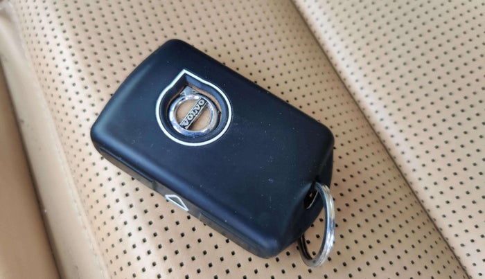 2018 Volvo XC 60 D5 INSCRIPTION, Diesel, Automatic, 70,331 km, Key Close Up