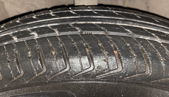 2018 Renault Kwid RXL, Petrol, Manual, 64,220 km, Right Front Tyre Tread