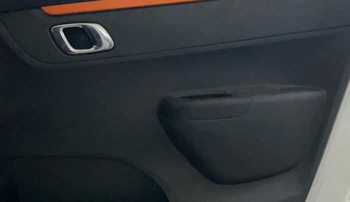 2021 Renault Kwid CLIMBER 1.0 (O), Petrol, Manual, 49,463 km, Driver Side Door Panels Control