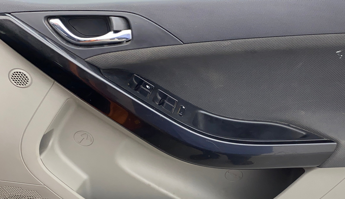 2019 Tata NEXON XZA PLUS PETROL, Petrol, Automatic, 41,494 km, Driver Side Door Panels Control
