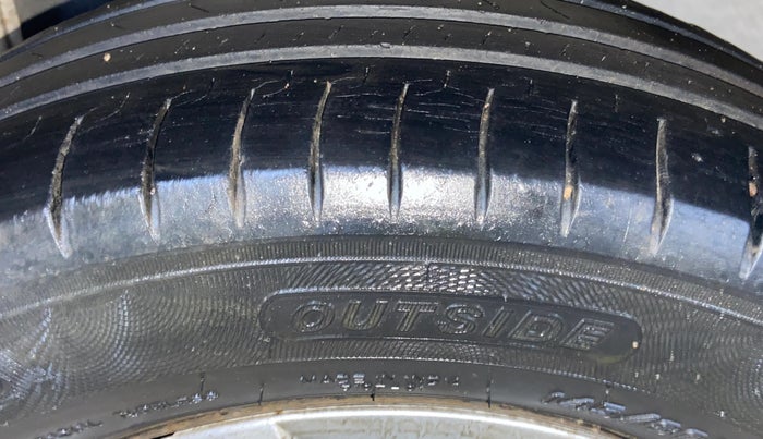 2016 Maruti Alto 800 LXI, Petrol, Manual, 66,920 km, Left Rear Tyre Tread