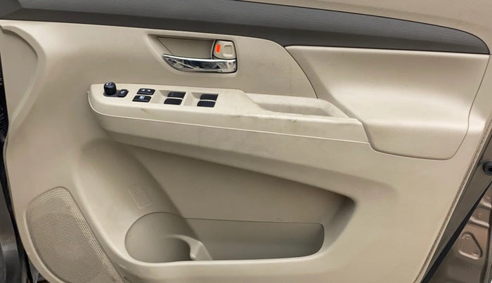 2024 Maruti Ertiga VXi (O), Petrol, Manual, 21,464 km, Driver Side Door Panels Control