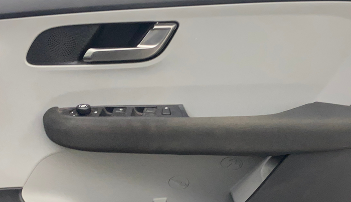 2021 Tata ALTROZ XZ PETROL, Petrol, Manual, 54,543 km, Driver Side Door Panels Control