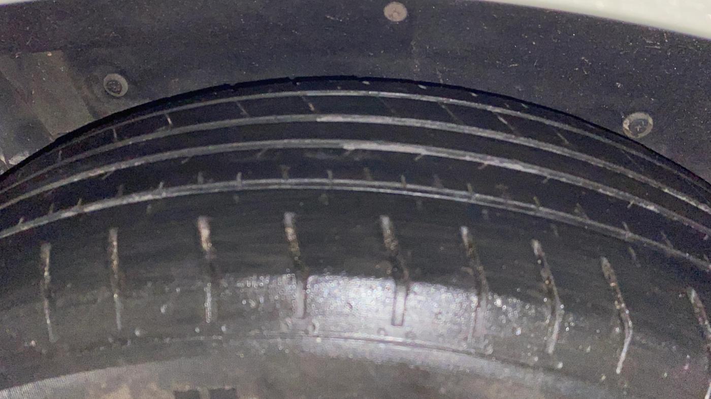 2020 Mahindra MARAZZO M 6 + 8 STR, Diesel, Manual, 87,670 km, Right Rear Tyre Tread