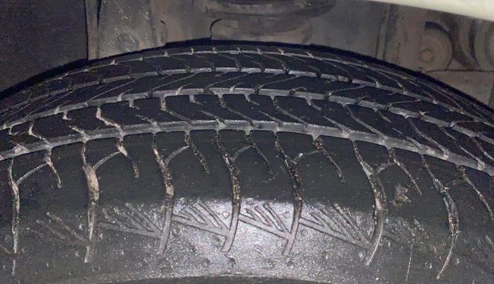 2020 Mahindra MARAZZO M 6 + 8 STR, Diesel, Manual, 87,670 km, Right Front Tyre Tread