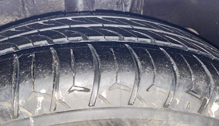 2017 Tata Tiago XT PETROL, Petrol, Manual, 48,903 km, Right Front Tyre Tread