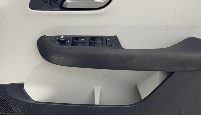 2024 Tata ALTROZ XZ CNG, CNG, Manual, 23,376 km, Driver Side Door Panels Control