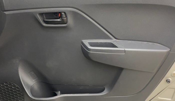 2022 Maruti Alto K10 VXI, Petrol, Manual, 47,401 km, Driver Side Door Panels Control