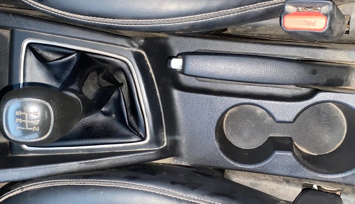 2016 Hyundai Elite i20 MAGNA 1.2, CNG, Manual, 61,101 km, Gear Lever