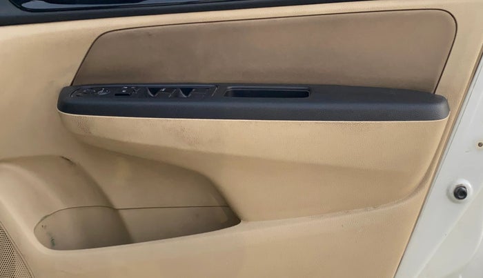 2020 Honda Amaze 1.2L I-VTEC VX, Petrol, Manual, 39,885 km, Driver Side Door Panels Control