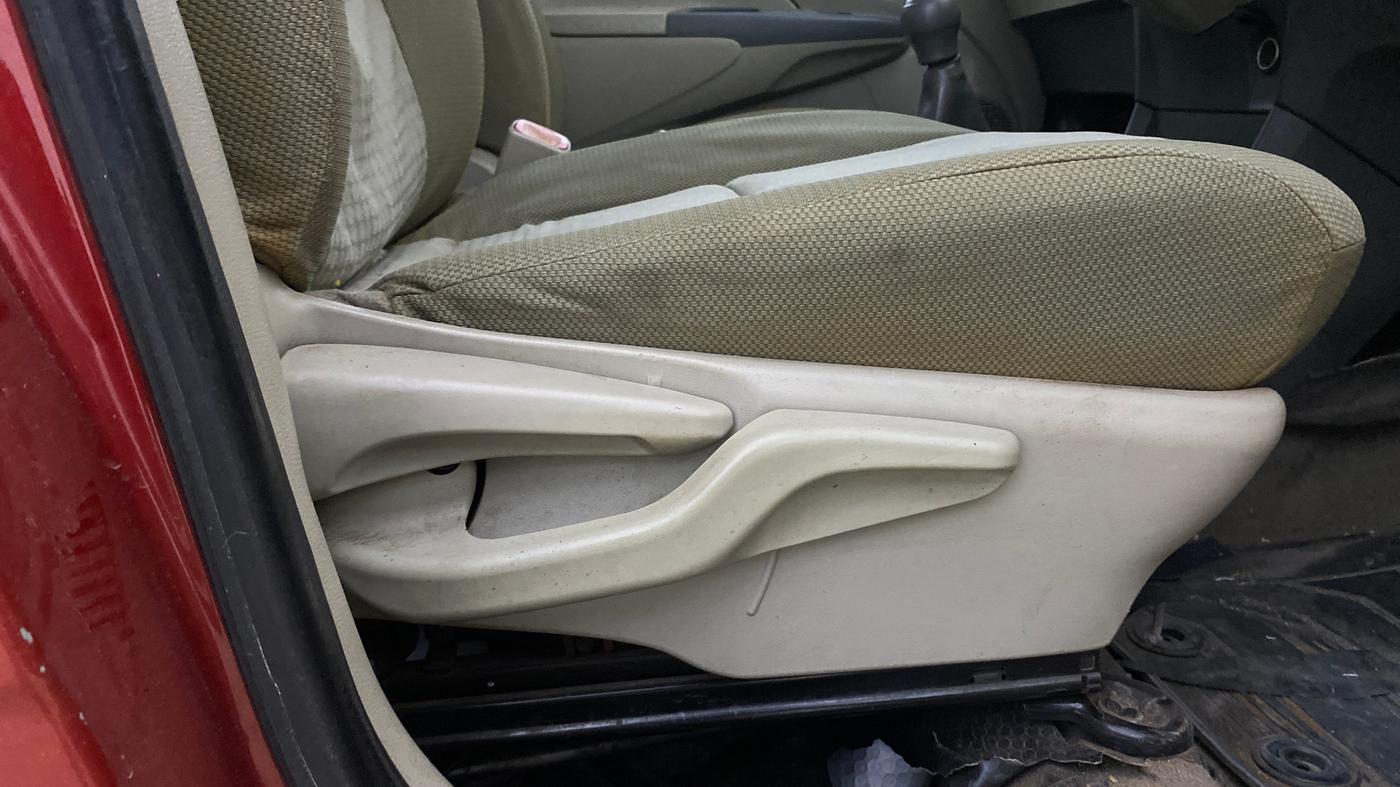 2014 Toyota Etios Liva G, Petrol, Manual, 36,392 km, Driver Side Adjustment Panel