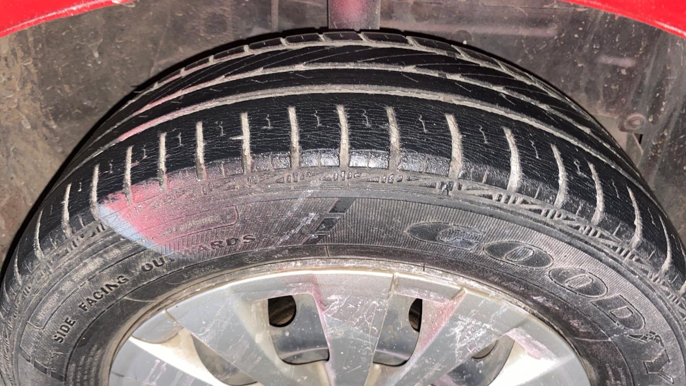 2014 Toyota Etios Liva G, Petrol, Manual, 36,392 km, Right Front Tyre Tread