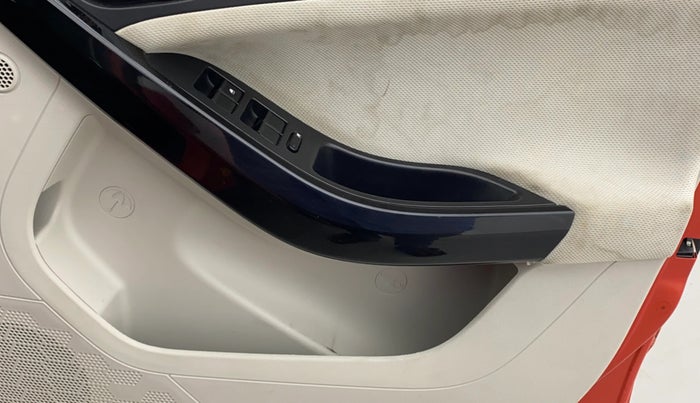 2023 Tata NEXON XZA PLUS SUNROOF PETROL, Petrol, Automatic, 31,113 km, Driver Side Door Panels Control