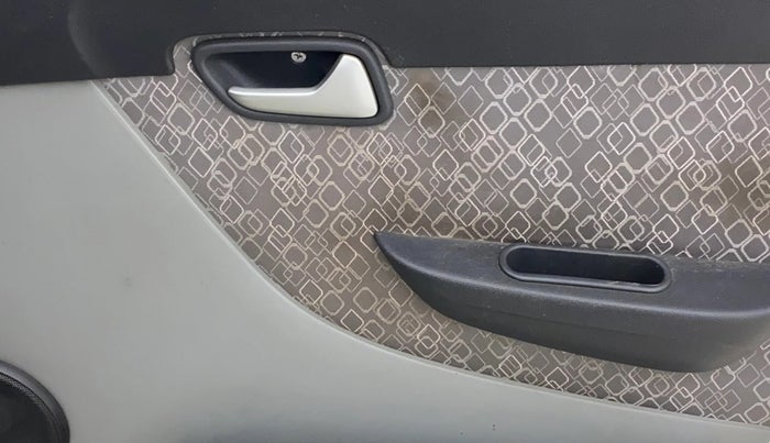 2017 Maruti Alto 800 LXI, CNG, Manual, 32,671 km, Driver Side Door Panels Control