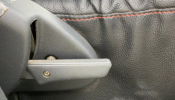 2017 Maruti Alto 800 LXI, CNG, Manual, 32,671 km, Driver Side Adjustment Panel