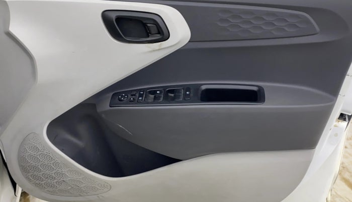 2020 Hyundai GRAND I10 NIOS MAGNA AMT 1.2 KAPPA VTVT, Petrol, Automatic, 68,750 km, Driver Side Door Panels Control