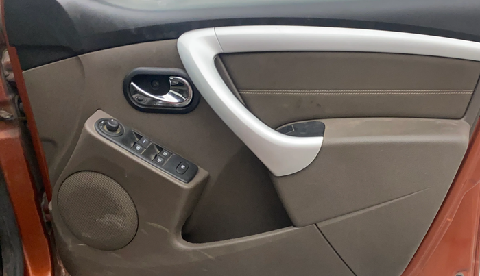 2017 Renault Duster 110 PS RXZ 4X2 AMT DIESEL, Diesel, Automatic, 1,41,803 km, Driver Side Door Panels Control