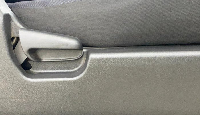 2014 Maruti Wagon R Stingray VXI, Petrol, Manual, 31,639 km, Driver Side Adjustment Panel