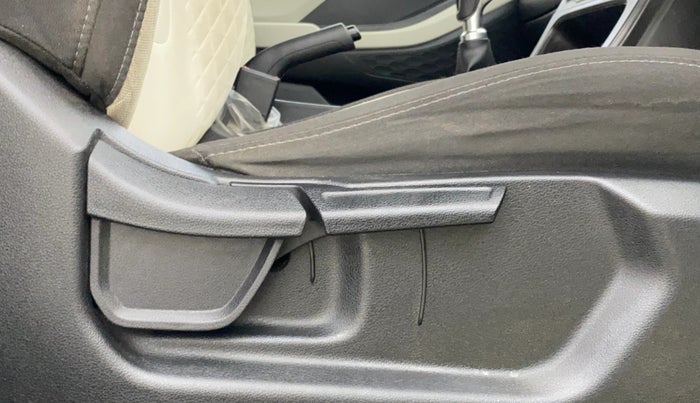 2022 Hyundai Creta SX 1.5 PETROL, Petrol, Manual, 17,357 km, Driver Side Adjustment Panel