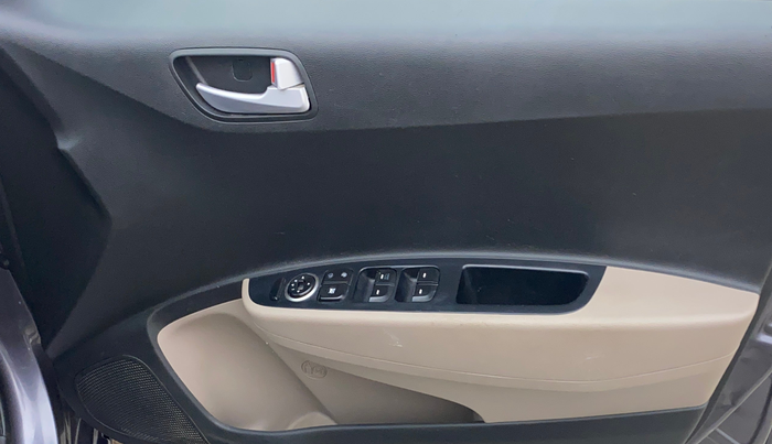 2017 Hyundai Grand i10 SPORTZ (O) AT 1.2 KAPPA VTVT, Petrol, Automatic, 31,331 km, Driver Side Door Panels Control