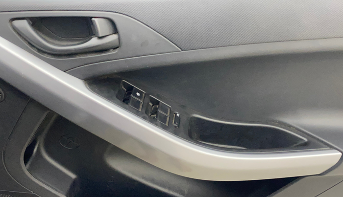 2022 Tata NEXON XM SUNROOF PETROL, Petrol, Manual, 16,608 km, Driver Side Door Panels Control