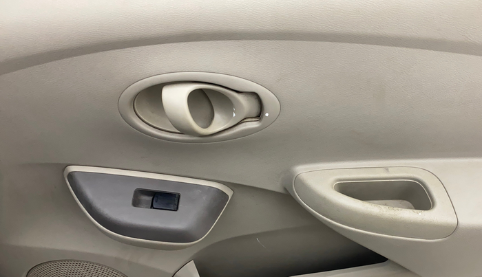 2015 Datsun Go T, Petrol, Manual, 25,845 km, Driver Side Door Panels Control