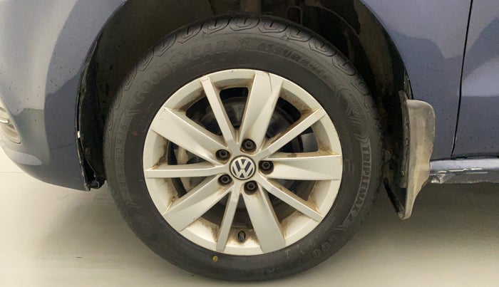 2015 Volkswagen Polo HIGHLINE1.2L, Petrol, Manual, 25,999 km, Left Front Wheel
