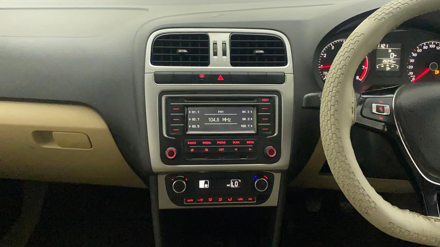 2015 Volkswagen Polo HIGHLINE1.2L, Petrol, Manual, 25,999 km, Air Conditioner