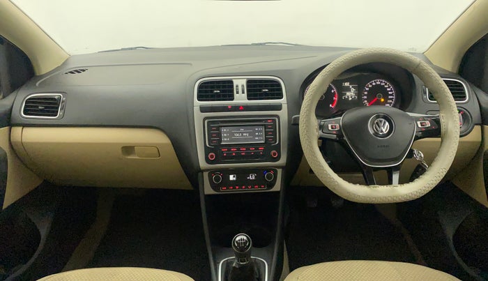 2015 Volkswagen Polo HIGHLINE1.2L, Petrol, Manual, 25,999 km, Dashboard