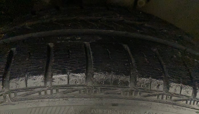 2015 Volkswagen Polo HIGHLINE1.2L, Petrol, Manual, 25,999 km, Right Rear Tyre Tread